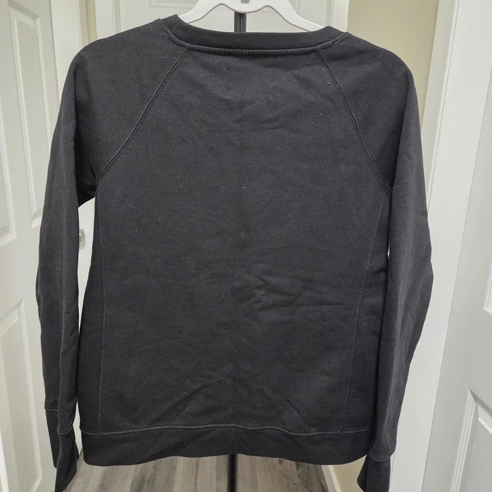 Champion Black Logo Crewneck Sweatshirt Cozy Athletic Streetwear Size M - Picture 8 of 8